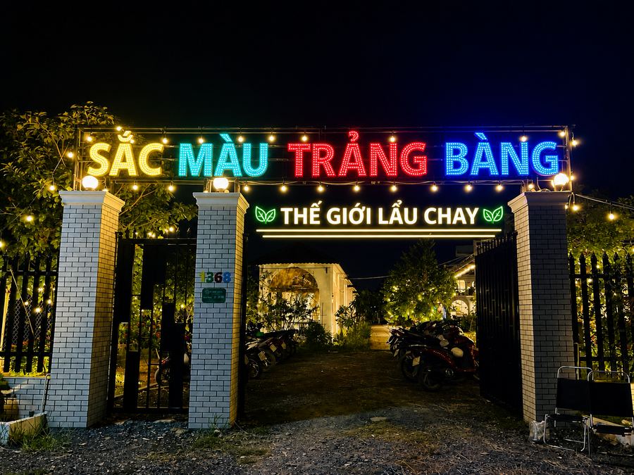 Cổng Thế Giới Lẩu Chay - Sắc Màu Trảng Bàng - Thế Giới Lẩu Chay đèn LED đêm